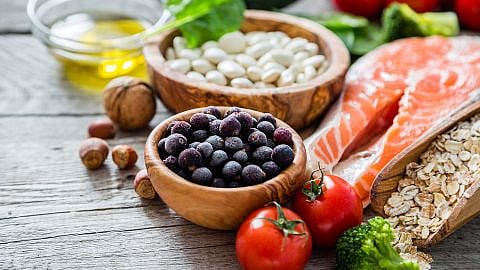 Heidelbeeren, Lachs, Nüsse