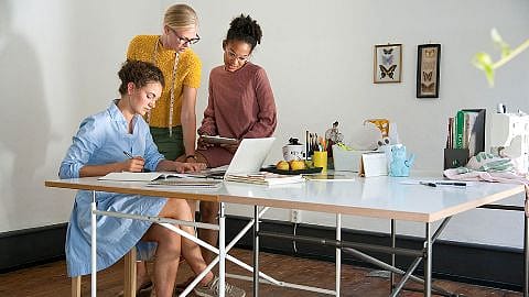 3 Frau am arbeiten